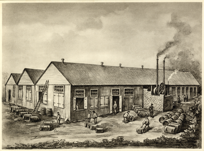 801182 Gezicht op het noodgebouw van de zeepfabriek De Duif van Chr. Pleines aan de Wolfertstraat te Amersfoort.N.B. De ...